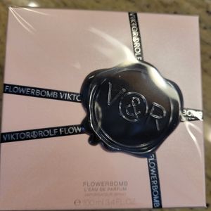 Viktor Rolf flower bomb 3.4fl oz